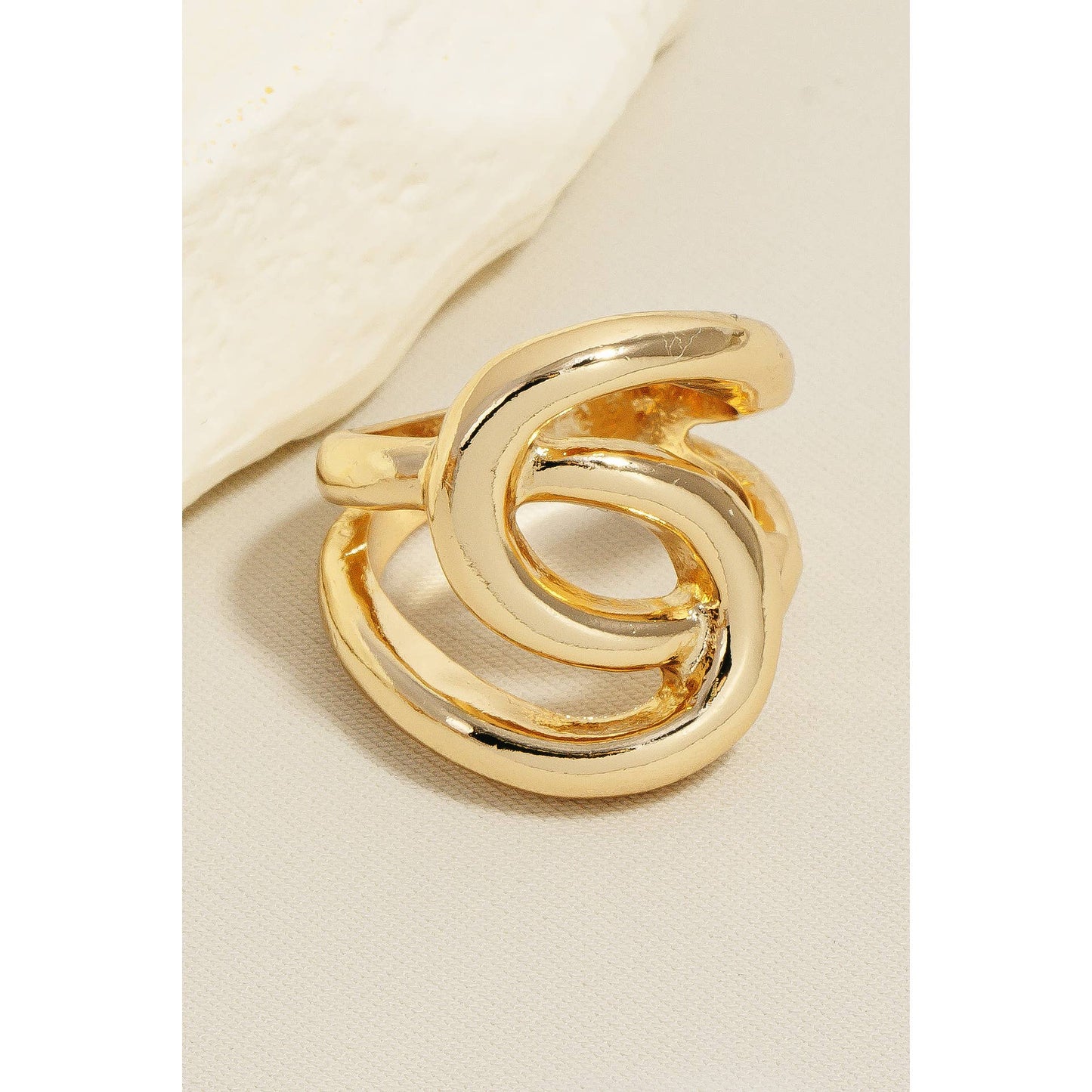 Interlinked Metallic Band Ring