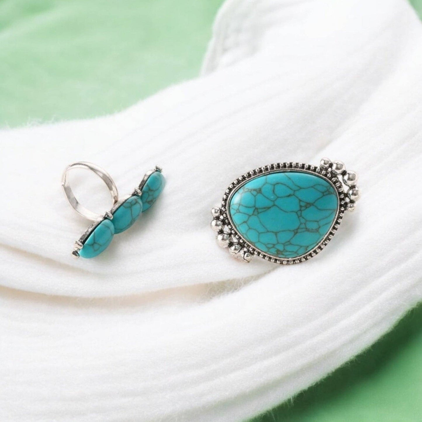 Making Statements Adjustable Blue Cowgirl Crackle Stone Rings: Rounder